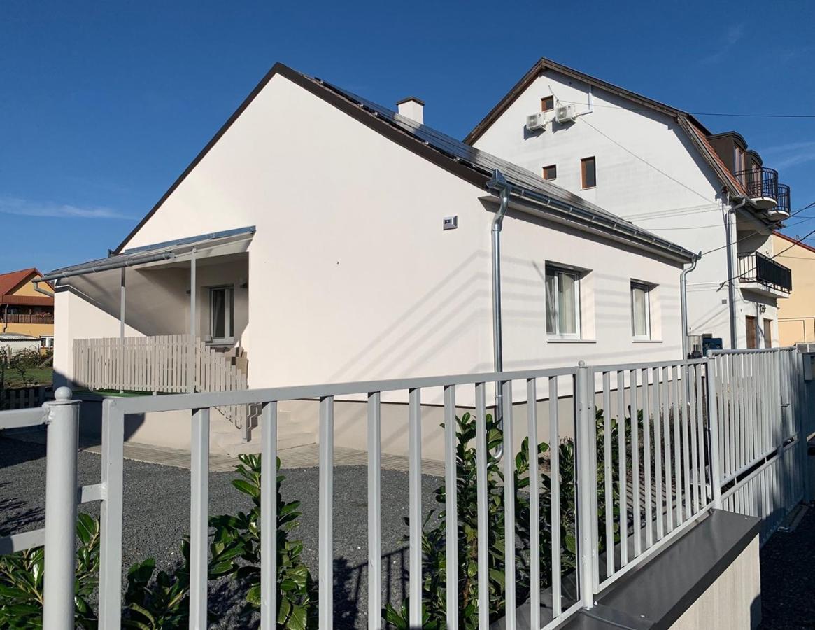Otthon A Balatonon Vendeghaz Villa Keszthely Luaran gambar